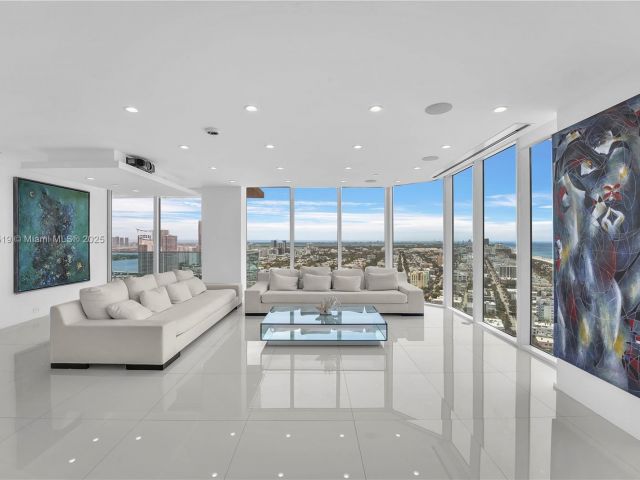 Продажа квартиры #3405 - фото 6205085