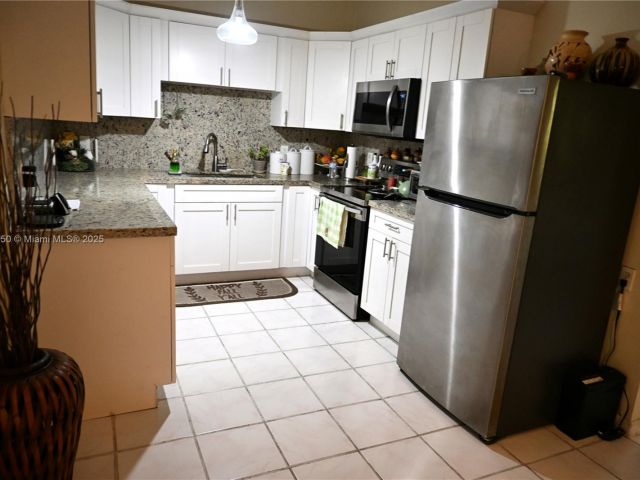 Продажа дома по адресу 18325 SW 114th Ct - фото 6187137