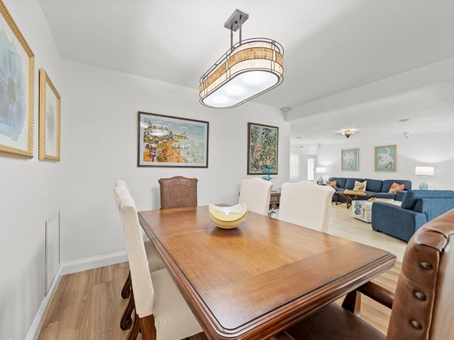 Продажа дома по адресу 550 NE 5th Street - фото 6249488