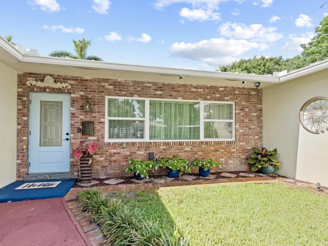 Продажа дома по адресу 550 NE 5th Street - фото 6249499