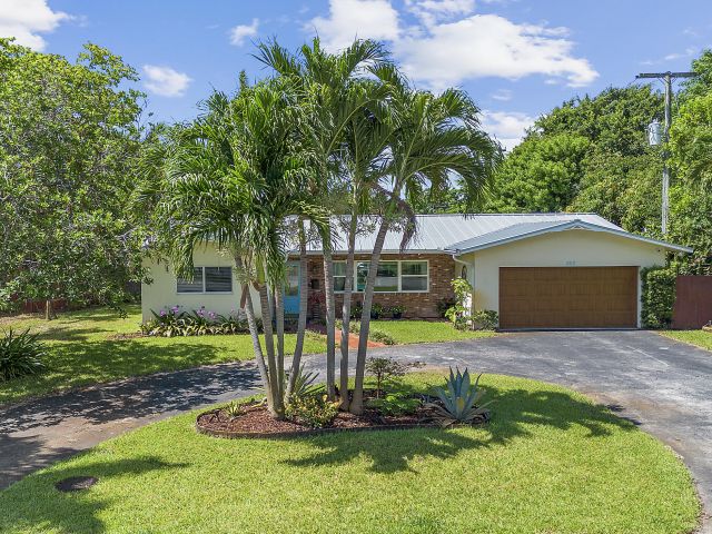 Продажа дома по адресу 550 NE 5th Street - фото 6249501