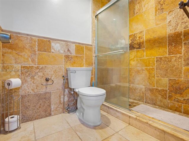 Продажа дома по адресу 3538 Estepona Ave D-2 - фото 6186385