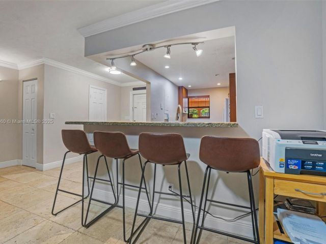 Продажа дома по адресу 3538 Estepona Ave D-2 - фото 6186391