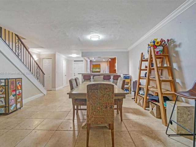 Продажа дома по адресу 3538 Estepona Ave D-2 - фото 6186396