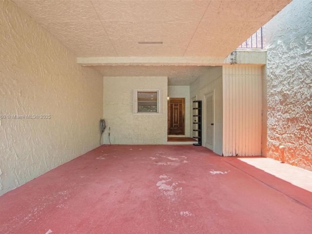 Продажа дома по адресу 3538 Estepona Ave D-2 - фото 6186398