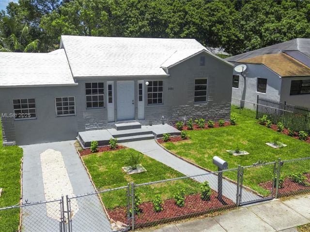 Продажа дома по адресу 1051 NW 63rd St - фото 6184846