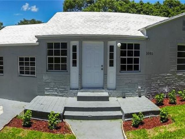 Продажа дома по адресу 1051 NW 63rd St - фото 6184847