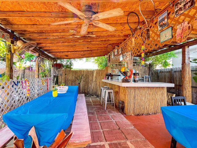 Продажа дома по адресу 18003 SW 153rd Pl - фото 6195273