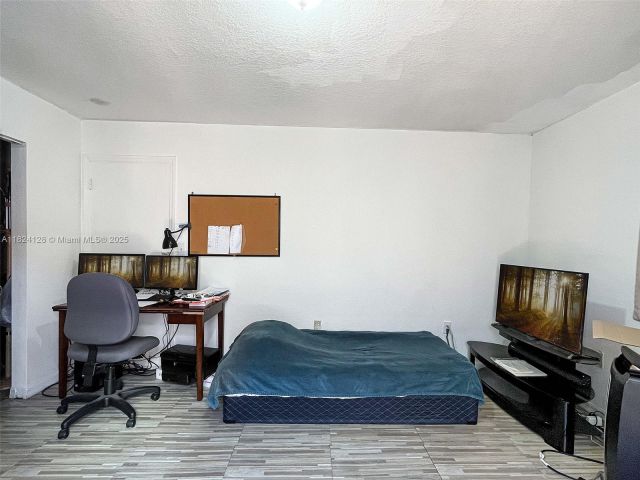 Продажа дома по адресу 18003 SW 153rd Pl - фото 6195277