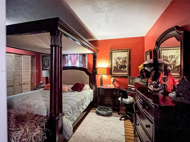 Продажа дома по адресу 18003 SW 153rd Pl - фото 6195281