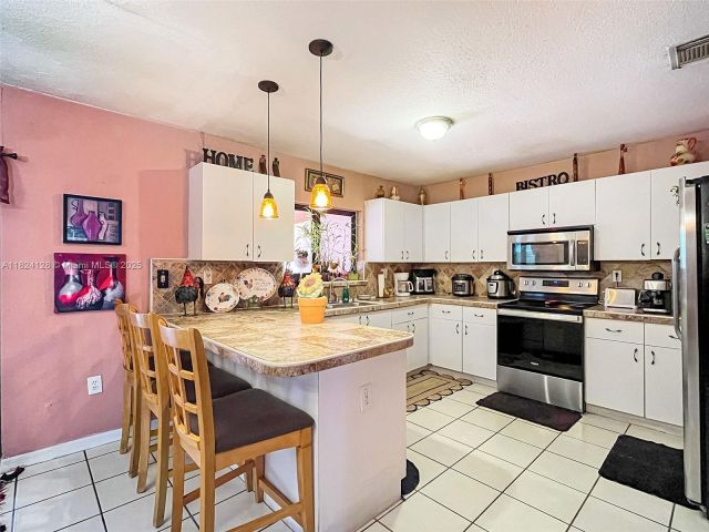 Продажа дома по адресу 18003 SW 153rd Pl - фото 6195282