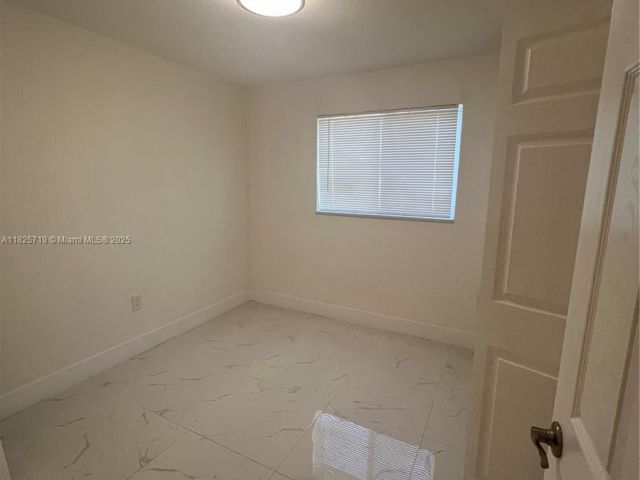 Продажа дома по адресу 14730 SW 104th Ct - фото 6191876