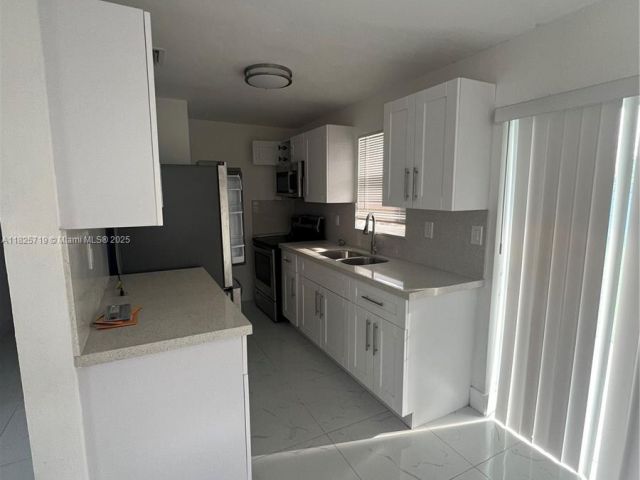 Продажа дома по адресу 14730 SW 104th Ct - фото 6191878