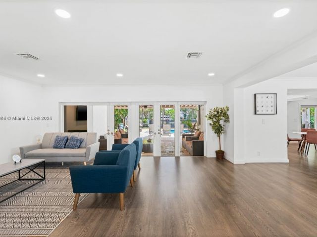 Продажа дома по адресу 413 Holiday - фото 6184680