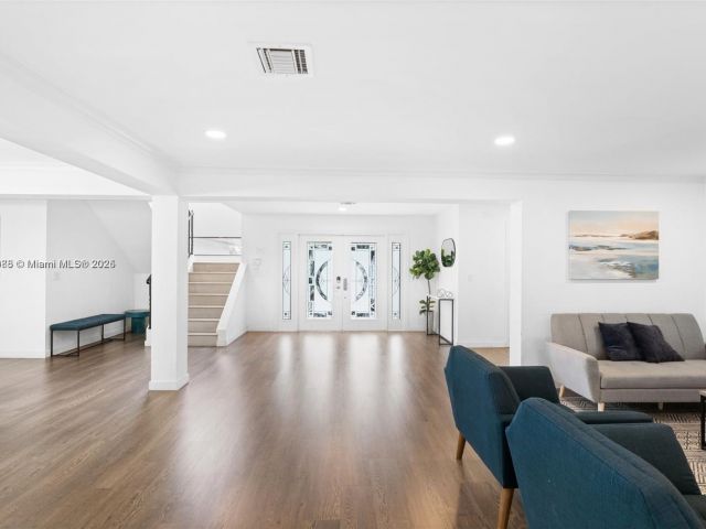 Продажа дома по адресу 413 Holiday - фото 6184683