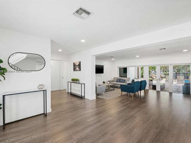 Продажа дома по адресу 413 Holiday - фото 6184691