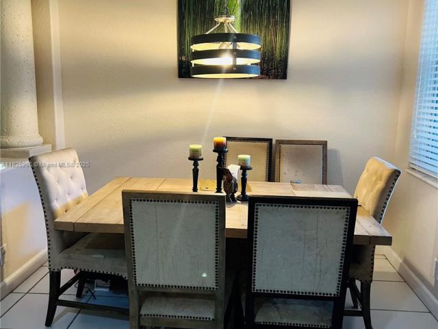 Продажа дома по адресу 1379 NW 166th Ave - фото 6200189