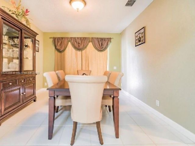 Продажа дома по адресу 1379 NW 166th Ave - фото 6200191