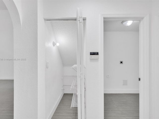 Продажа дома по адресу 5134 NW 113th Ave - фото 6185345