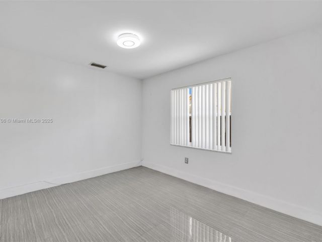 Продажа дома по адресу 5134 NW 113th Ave - фото 6185348