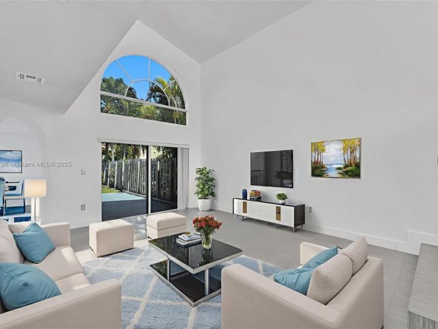 Продажа дома по адресу 5134 NW 113th Ave - фото 6185354