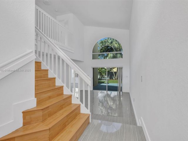 Продажа дома по адресу 5134 NW 113th Ave - фото 6185357