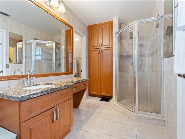 Продажа дома по адресу 961 SW 98th Ave - фото 6211548