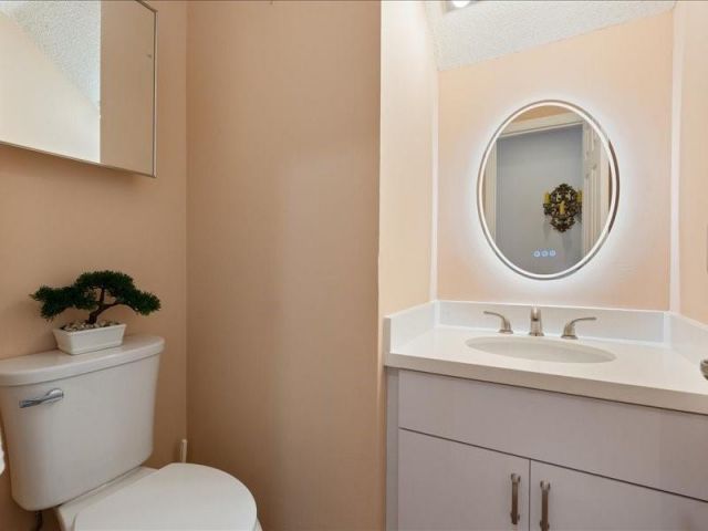 Продажа дома по адресу 961 SW 98th Ave - фото 6211552