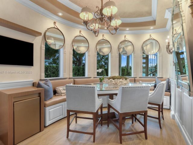 Дом в аренду по адресу 176 S Hibiscus Dr - фото 6188558