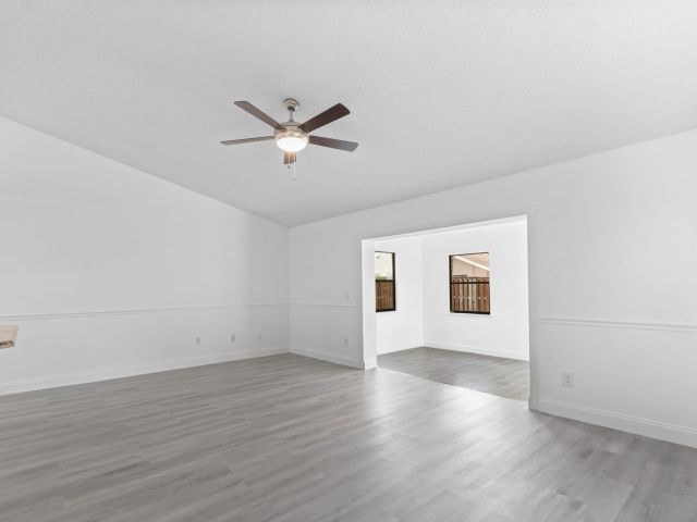 Продажа дома по адресу 23089 SW 55th Avenue - фото 6643973