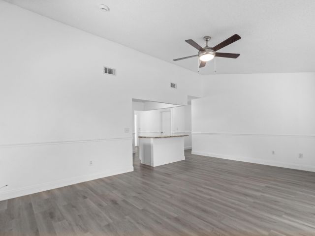 Продажа дома по адресу 23089 SW 55th Avenue - фото 6643974