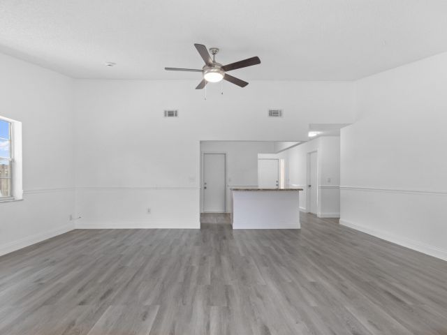 Продажа дома по адресу 23089 SW 55th Avenue - фото 6643975