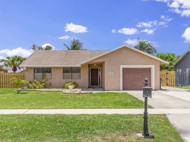 Продажа дома по адресу 23089 SW 55th Avenue - фото 6643989