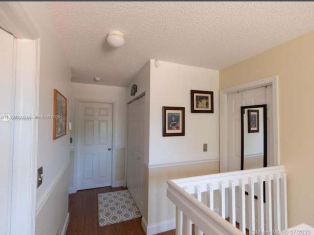 Продажа дома по адресу 4280 NW 1st Pl - фото 6200651