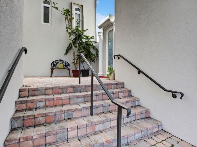 Продажа дома по адресу 1754 Bay Dr 1754 - фото 6187337