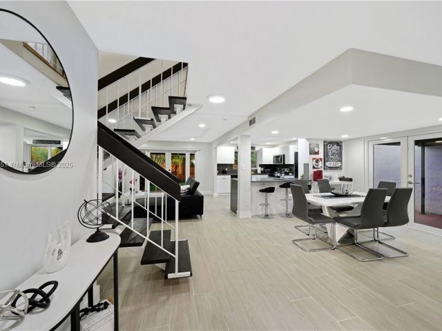 Дом в аренду по адресу 6863 SW 104th Ct - фото 6201327