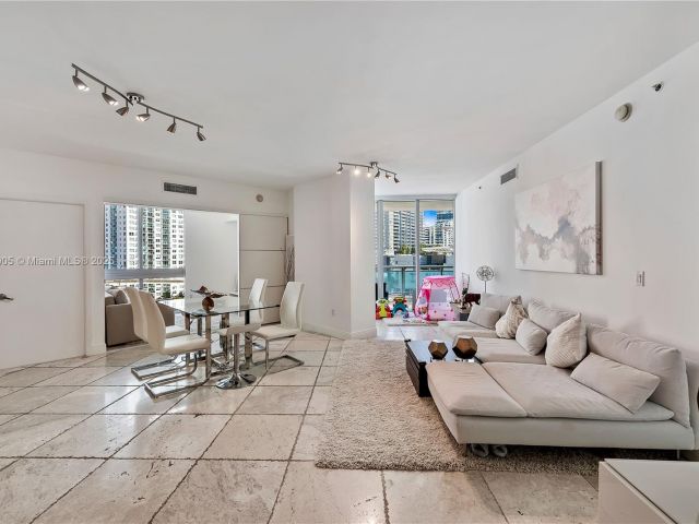 Продажа квартиры #1102 - фото 6188177