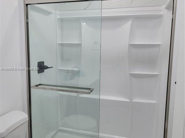 Дом в аренду по адресу 1520 NW 69th St - фото 6208802