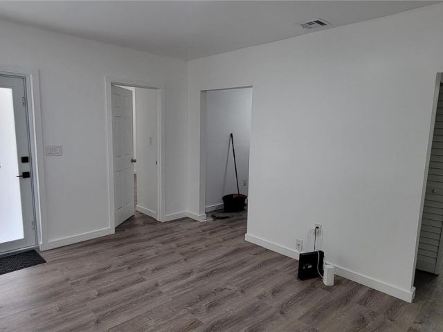 Дом в аренду по адресу 1520 NW 69th St - фото 6208807