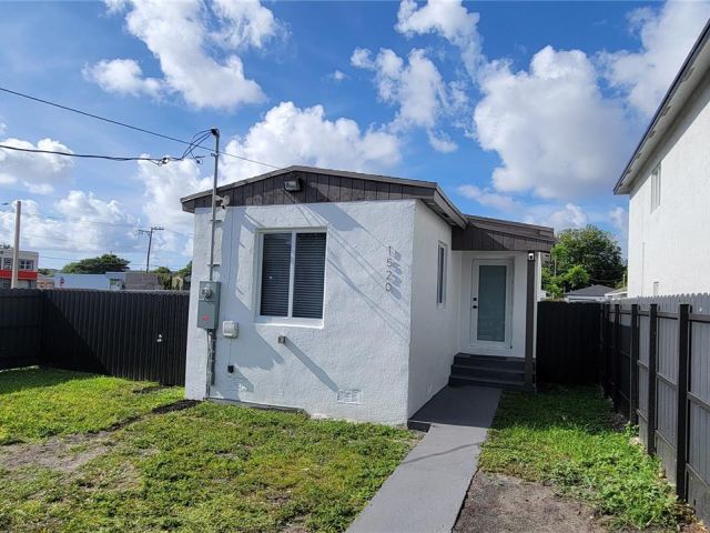 Дом в аренду по адресу 1520 NW 69th St - фото 6208809