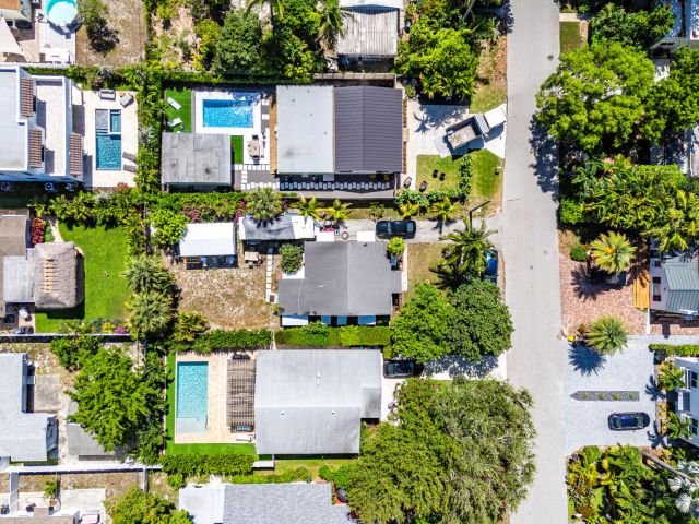 Продажа дома по адресу 221 NE 10th Street - фото 6214339