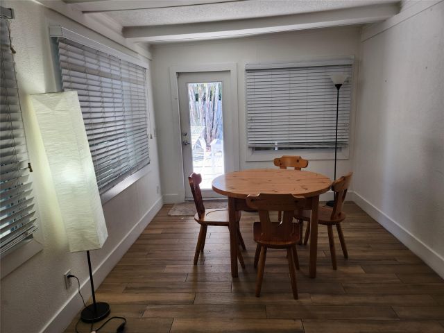 Продажа дома по адресу 4610 NE 3rd Ave - фото 6233923