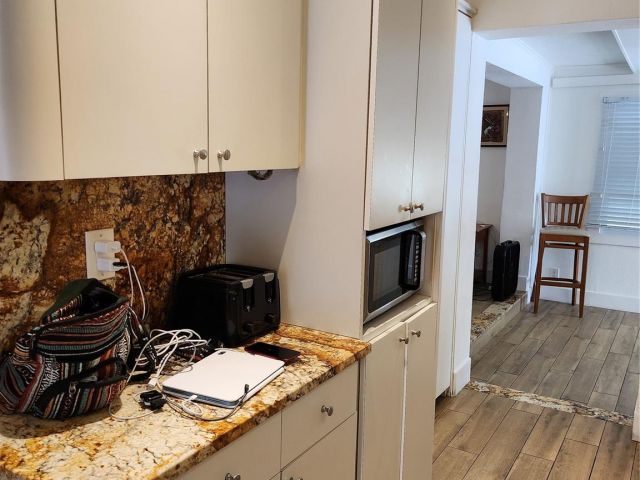 Продажа дома по адресу 4610 NE 3rd Ave - фото 6233924