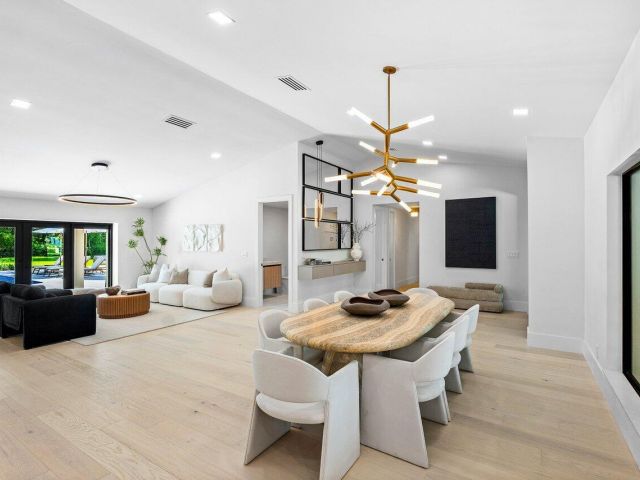 Продажа дома по адресу 8090 Twin Lake Drive - фото 6217583