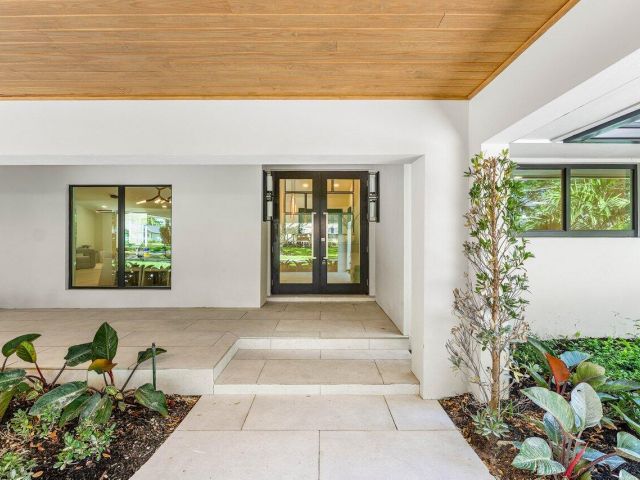 Продажа дома по адресу 8090 Twin Lake Drive - фото 6217591