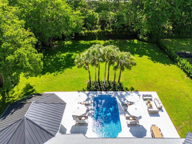 Продажа дома по адресу 8090 Twin Lake Drive - фото 6217596