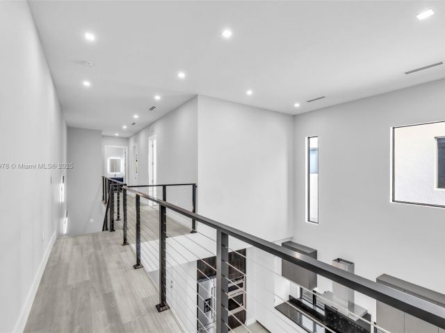 Дом в аренду по адресу 808 SW 9th St 808-A - фото 6197501