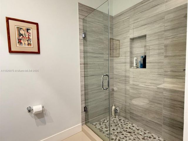 Дом в аренду по адресу 11339 NW 71st St - фото 6194502