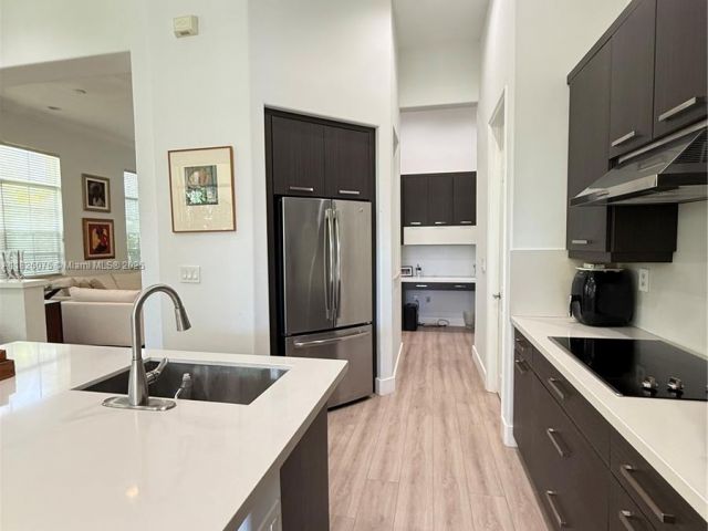 Дом в аренду по адресу 11339 NW 71st St - фото 6194512