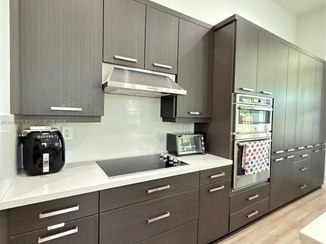 Дом в аренду по адресу 11339 NW 71st St - фото 6194513